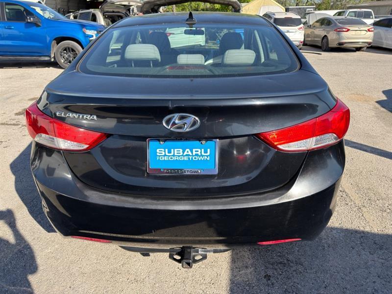 Hyundai Elantra GLS A/T 2011