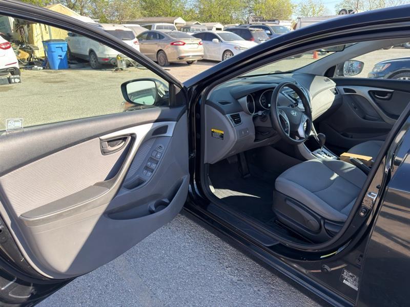 Hyundai Elantra GLS A/T 2011