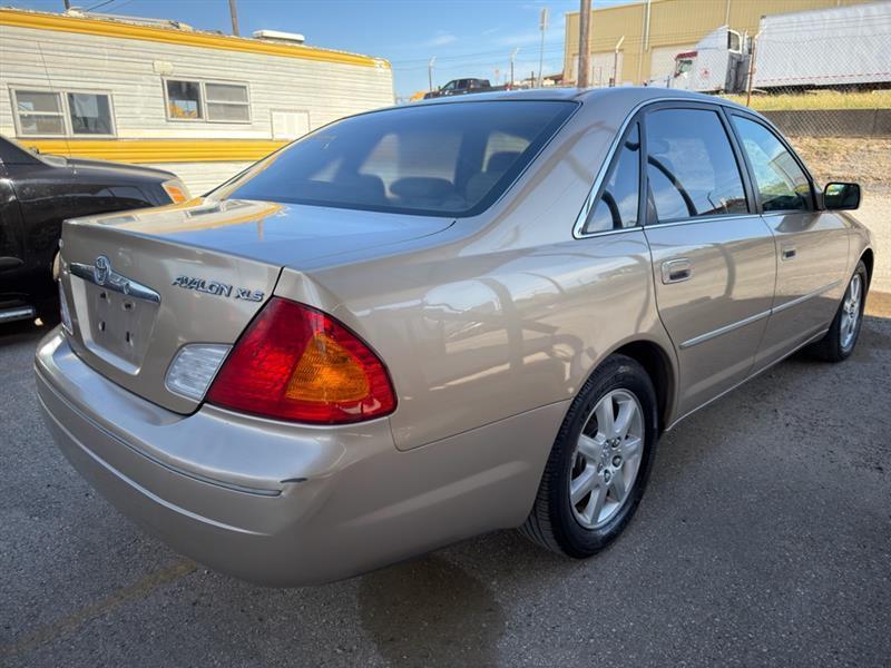 Toyota Avalon XL 2001