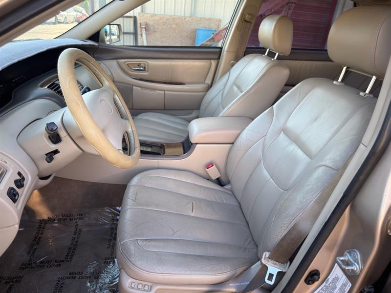 Toyota Avalon XL 2001