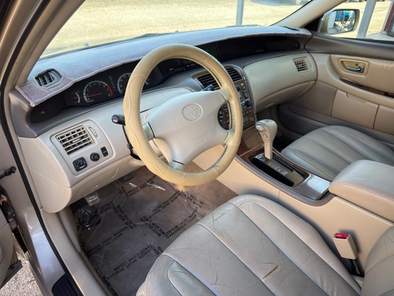 Toyota Avalon XL 2001