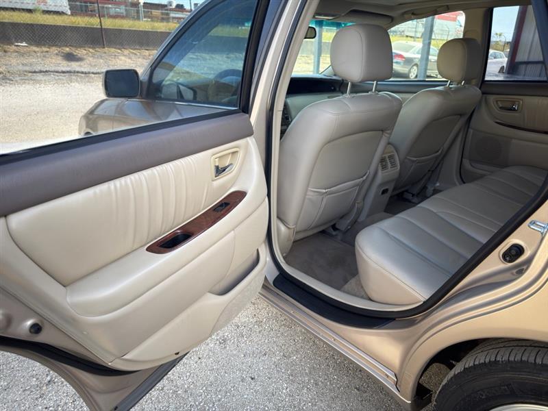 Toyota Avalon XL 2001