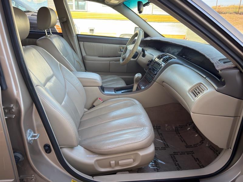 Toyota Avalon XL 2001