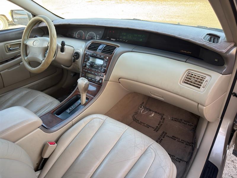 Toyota Avalon XL 2001