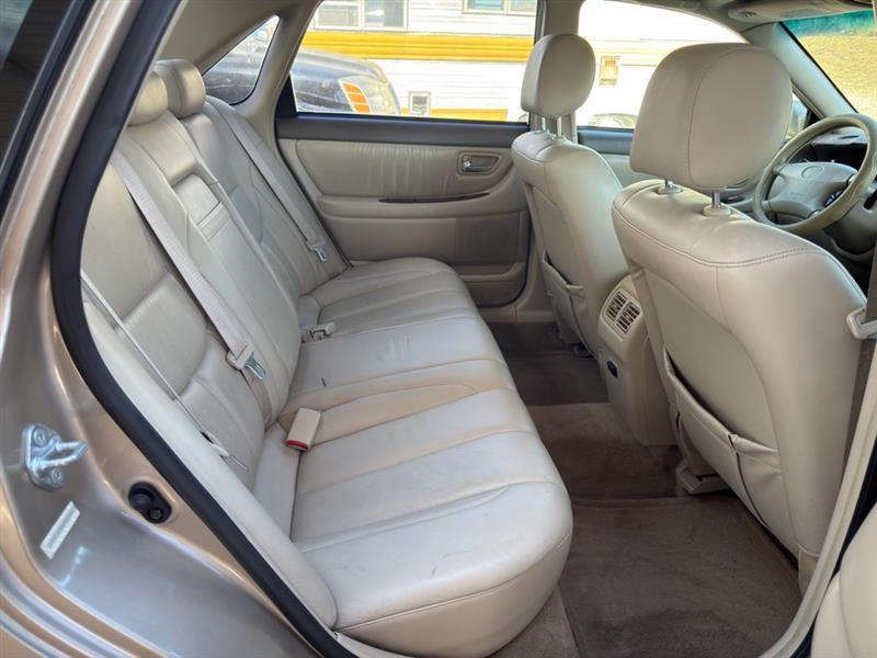 Toyota Avalon XL 2001