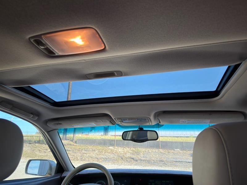 Toyota Avalon XL 2001