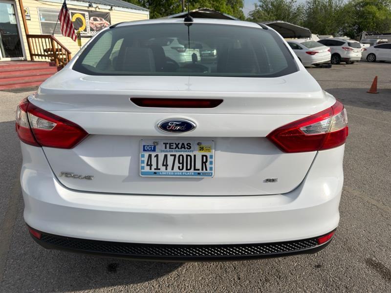 Ford Focus SE Sedan 2013