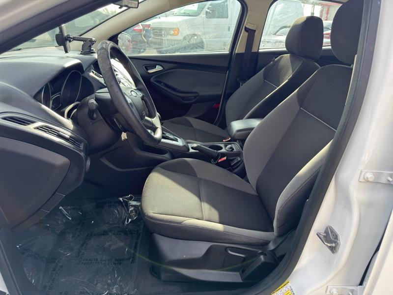 Ford Focus SE Sedan 2013