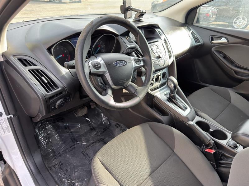 Ford Focus SE Sedan 2013