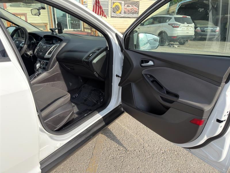 Ford Focus SE Sedan 2013