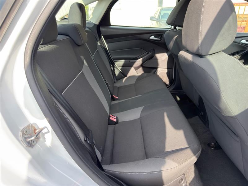 Ford Focus SE Sedan 2013