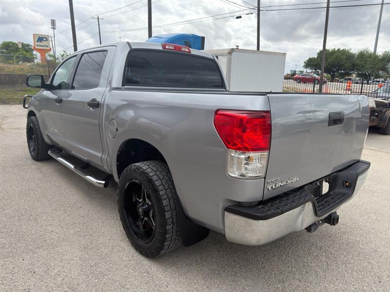 Toyota Tundra Tundra-Grade CrewMax 5.7L 2WD 2012
