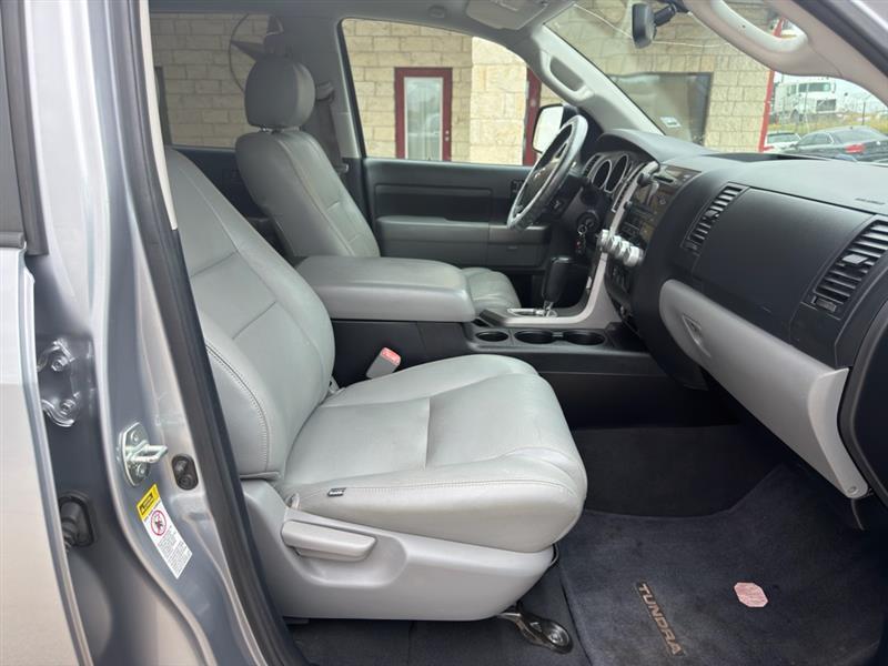 Toyota Tundra Tundra-Grade CrewMax 5.7L 2WD 2012