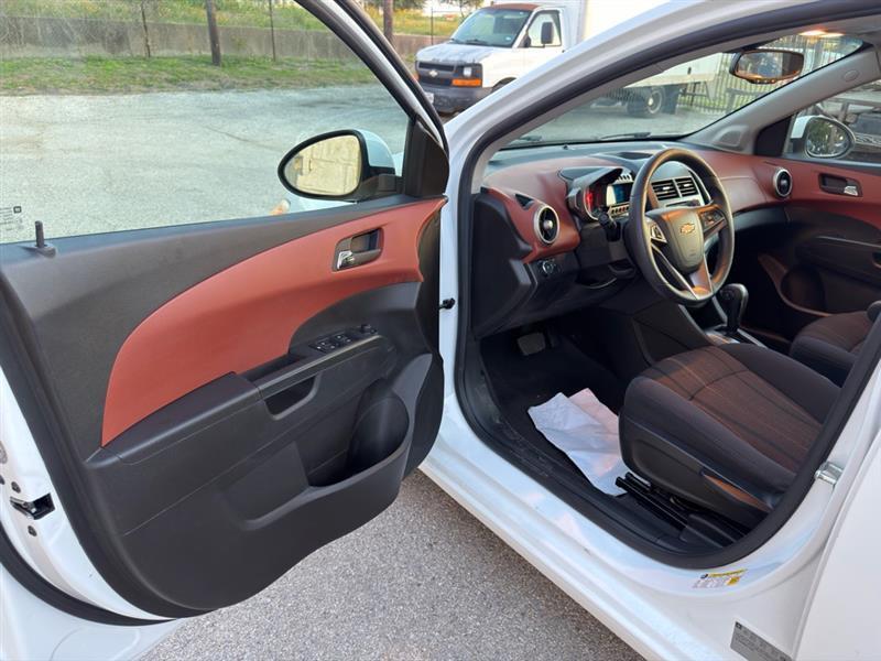 Chevrolet Sonic LT Auto 5-Door 2013