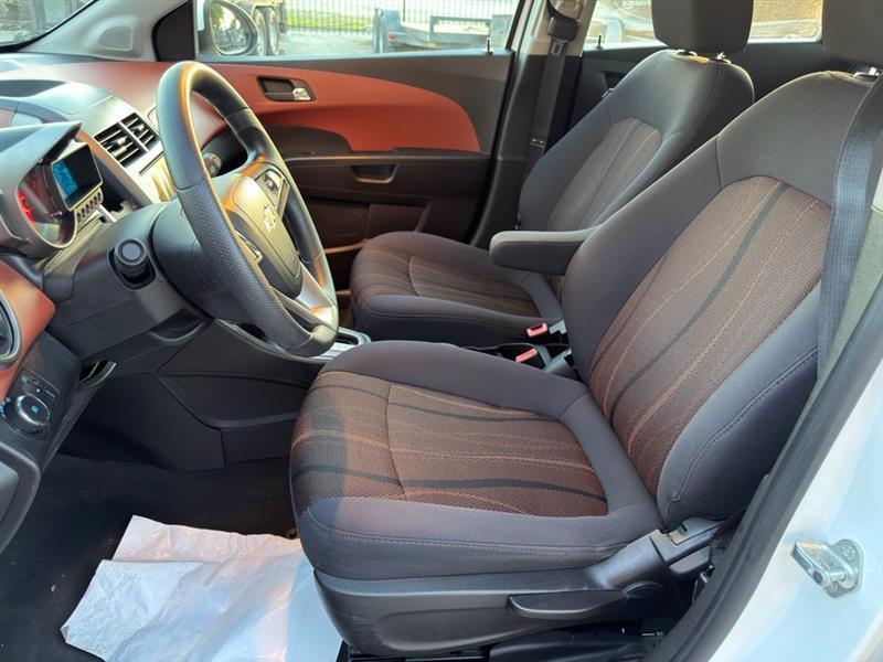 Chevrolet Sonic LT Auto 5-Door 2013