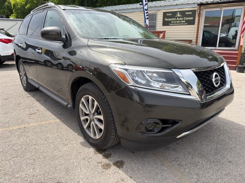 Nissan Pathfinder SV 2WD 2016