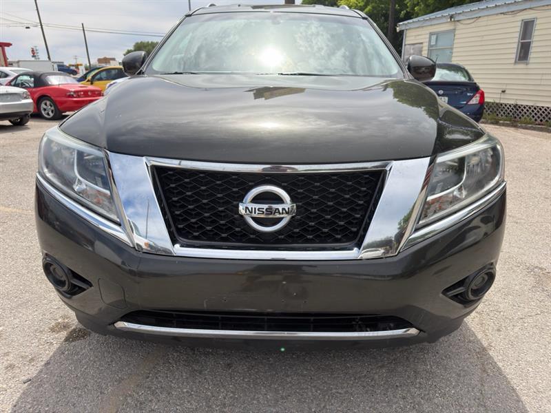 Nissan Pathfinder SV 2WD 2016