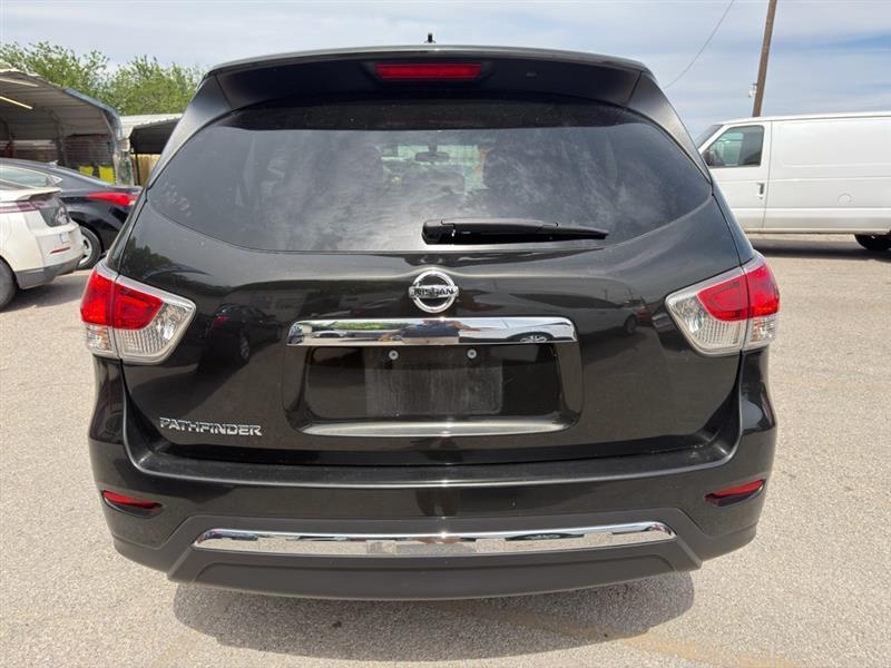 Nissan Pathfinder SV 2WD 2016