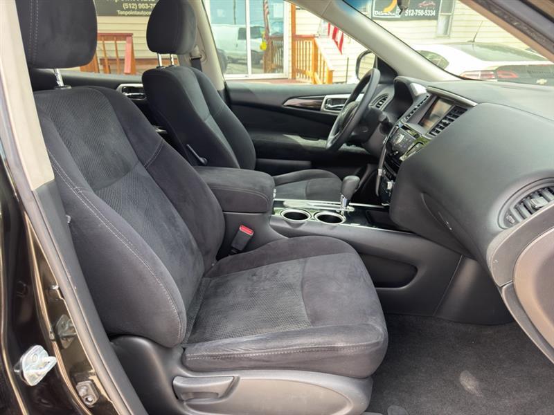 Nissan Pathfinder SV 2WD 2016