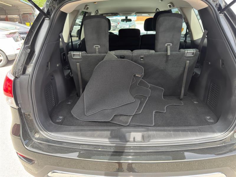 Nissan Pathfinder SV 2WD 2016