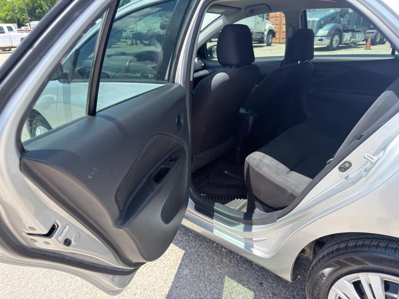 Toyota Yaris Sedan 5-Speed MT 2012