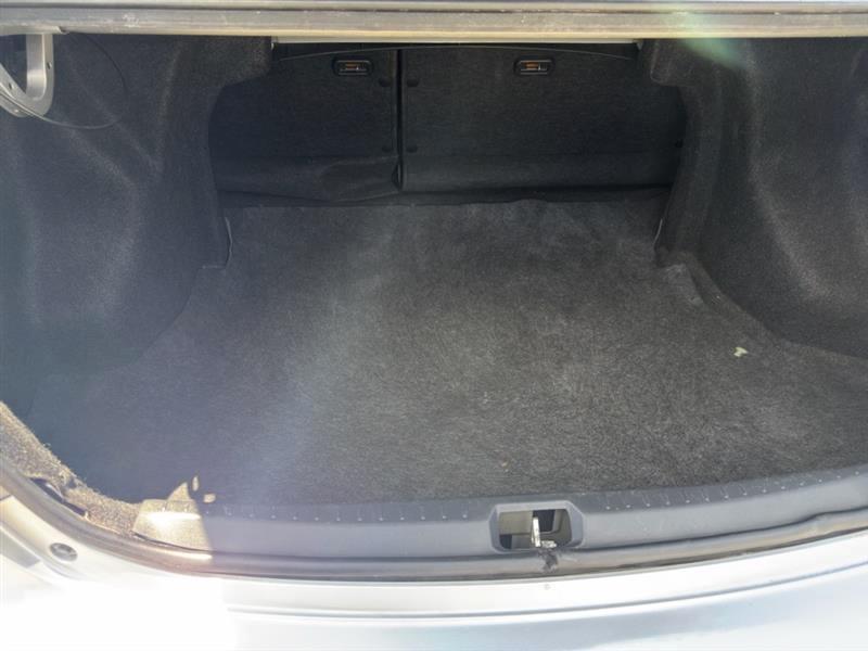 Toyota Yaris Sedan 5-Speed MT 2012