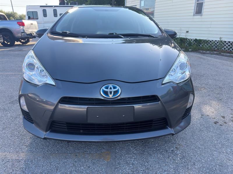 Toyota Prius c One 2012