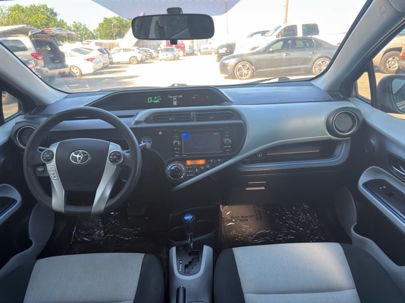 Toyota Prius c One 2012