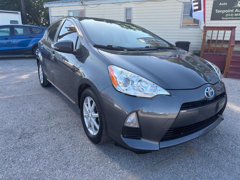 Toyota Prius c One 2012