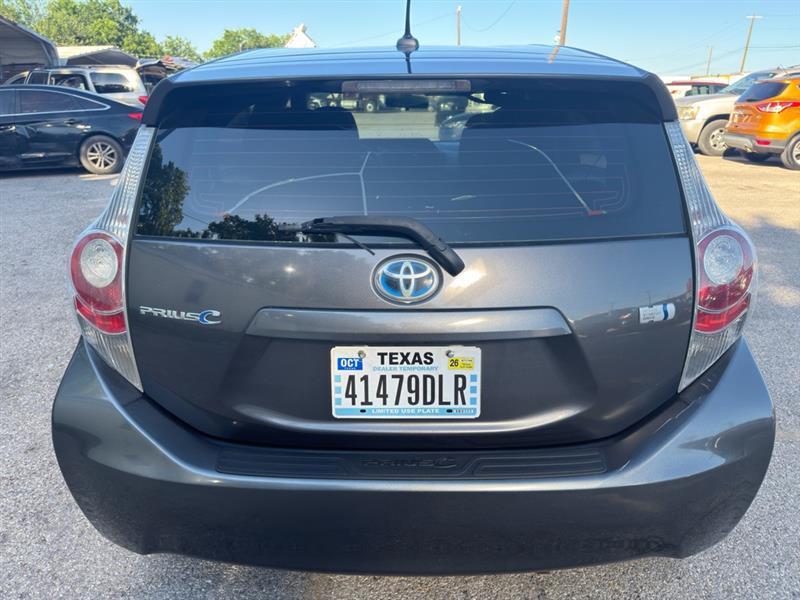 Toyota Prius c One 2012