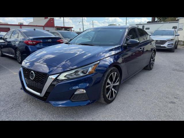 Blue 2019 Nissan Altima Sedan Front-Wheel Drive Continuously Variable Transmission