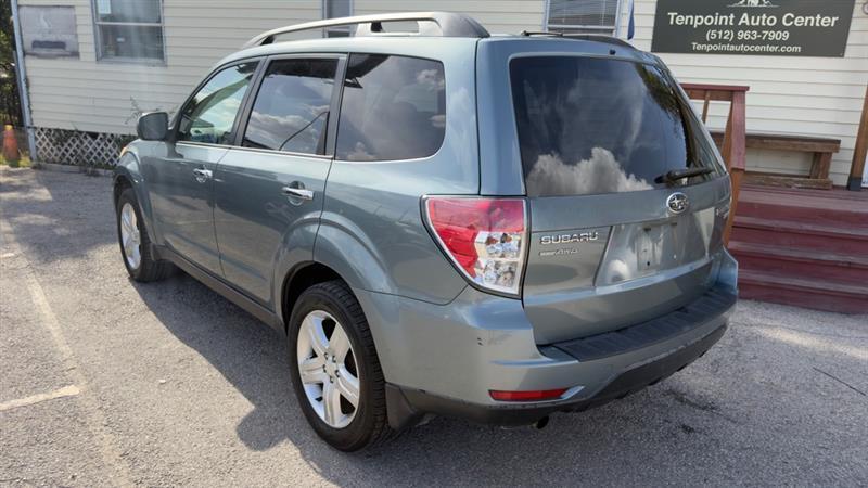 Subaru Forester 2.5X Premium 2010