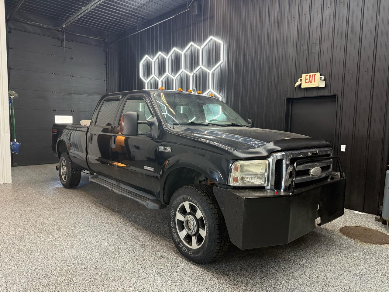 2006 Ford F-350 SD XLT Crew Cab Long Bed 4WD