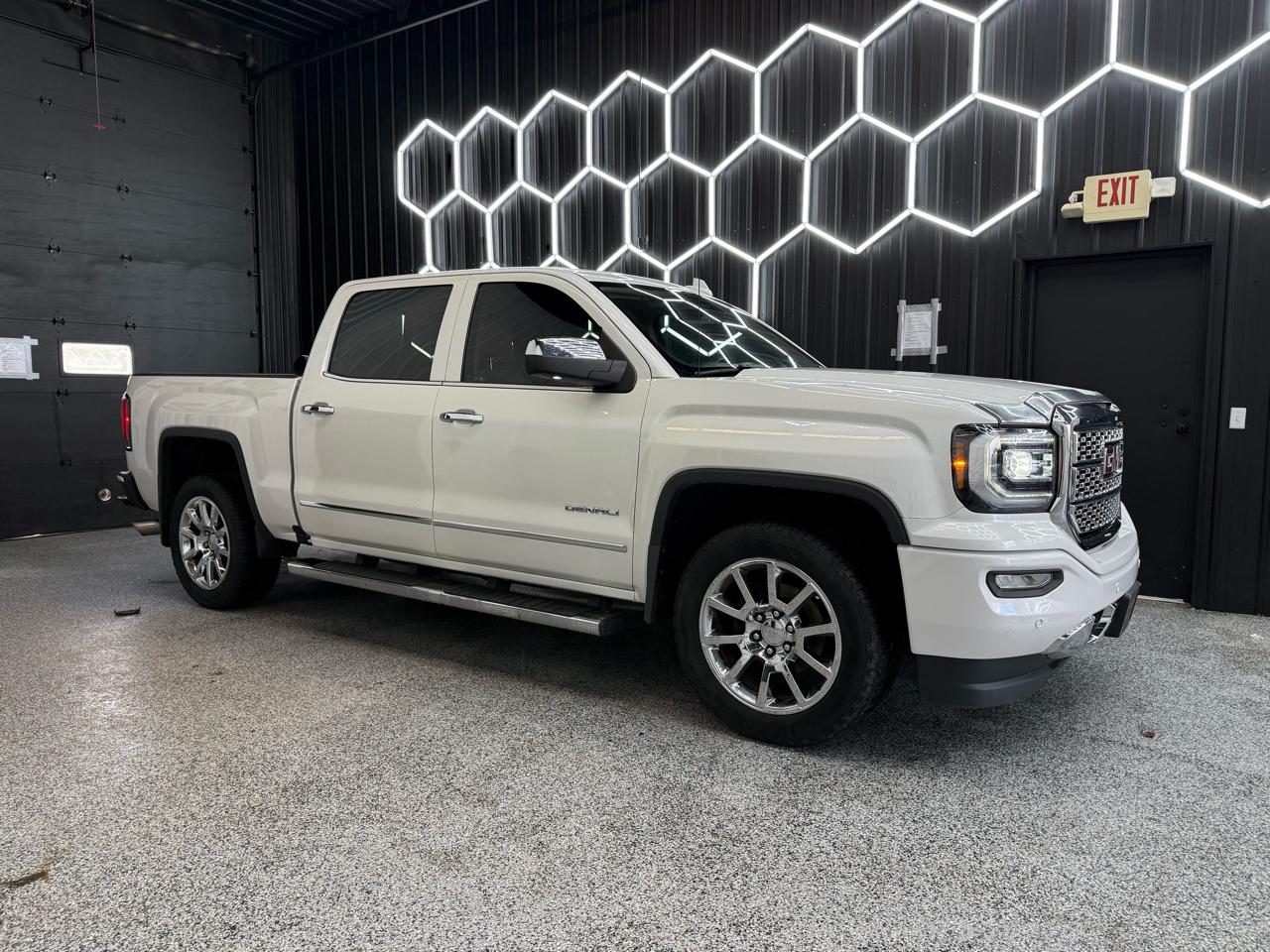 2017 GMC Sierra 1500 Denali Crew Cab Long Box 4WD