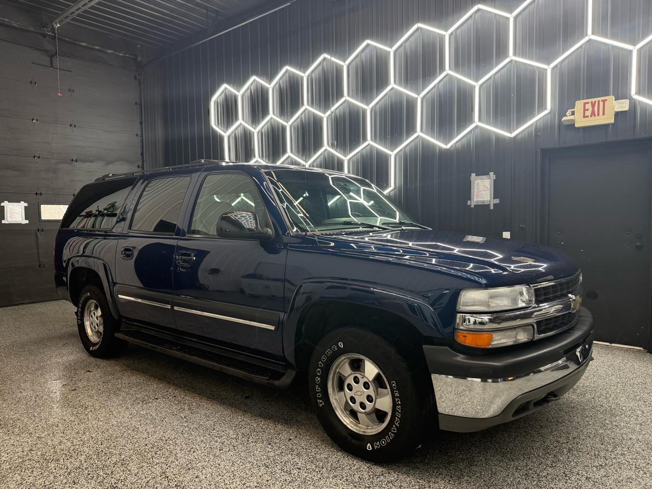2001 Chevrolet Suburban 4WD 1500 Series's photo