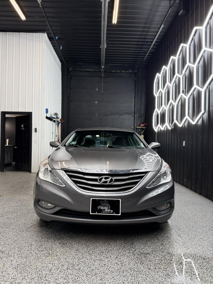 Hyundai Sonata photo 3