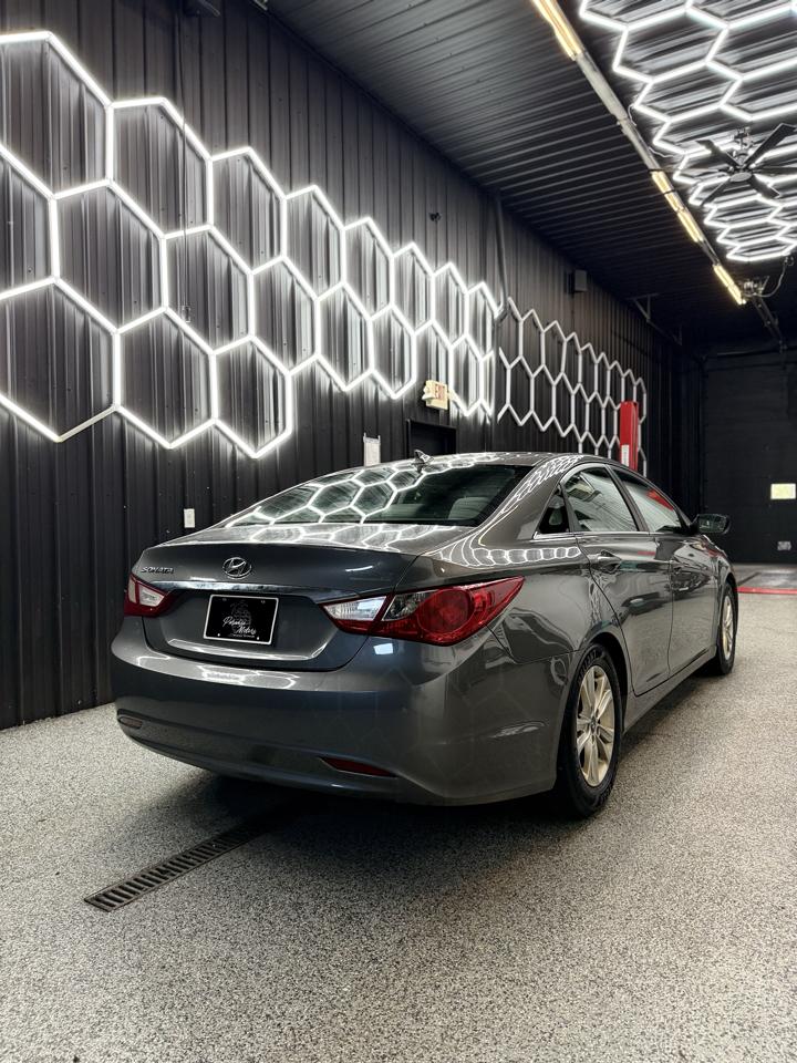 Hyundai Sonata photo 7