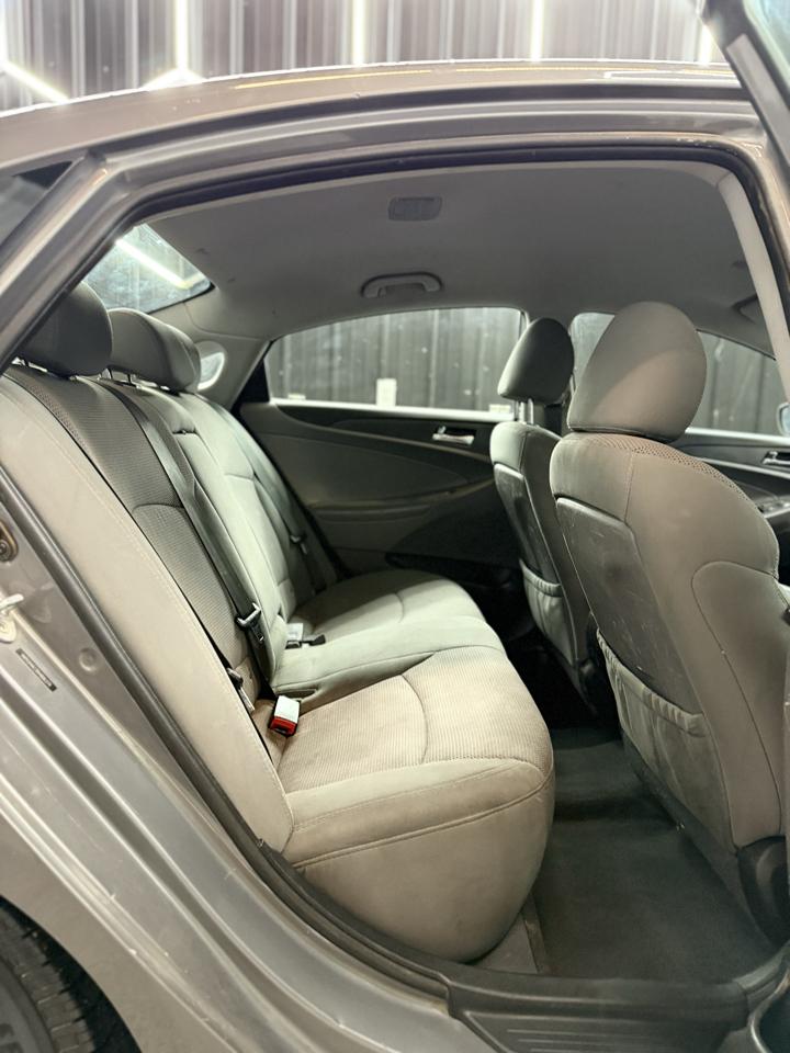 Hyundai Sonata photo 9