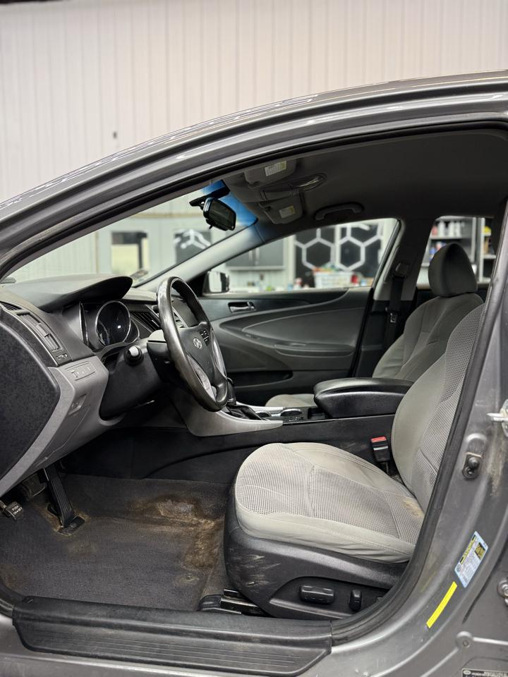 Hyundai Sonata photo 11