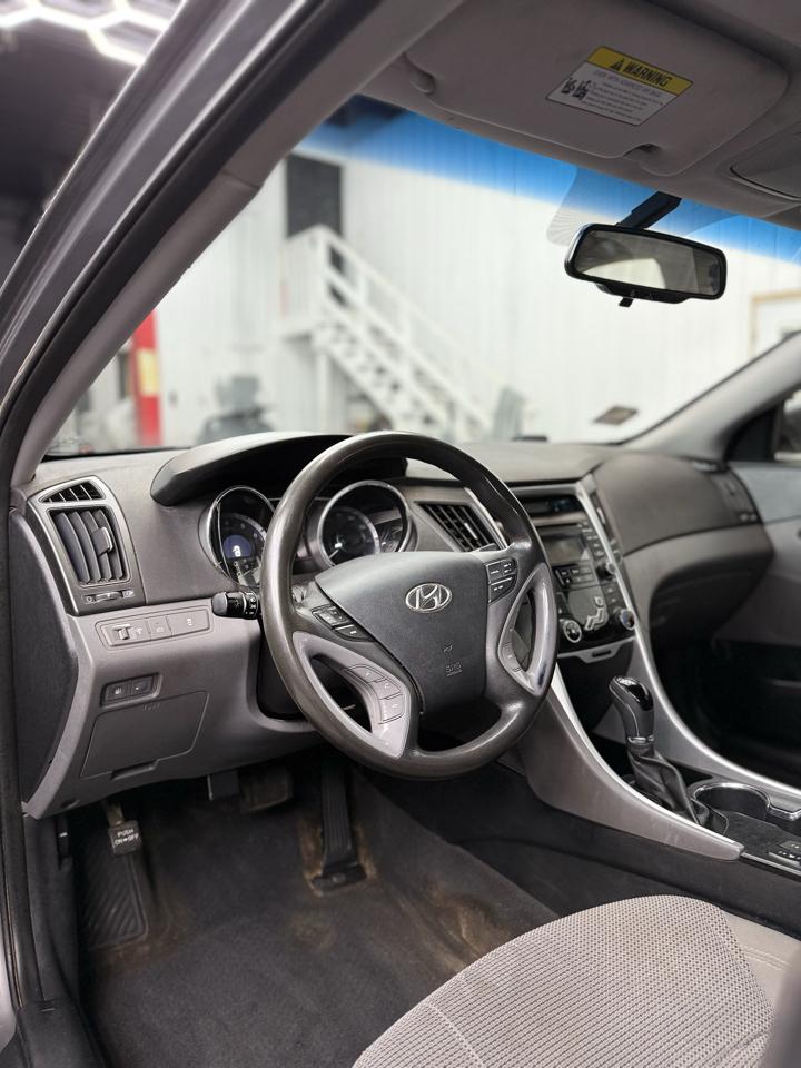 Hyundai Sonata photo 12