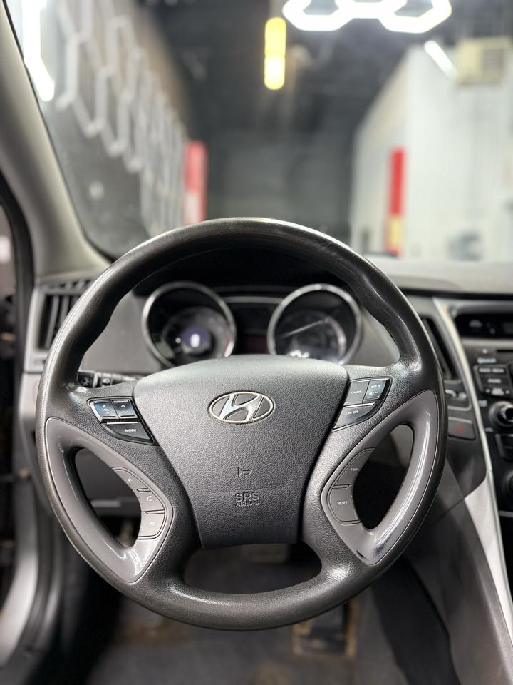 Hyundai Sonata photo 13