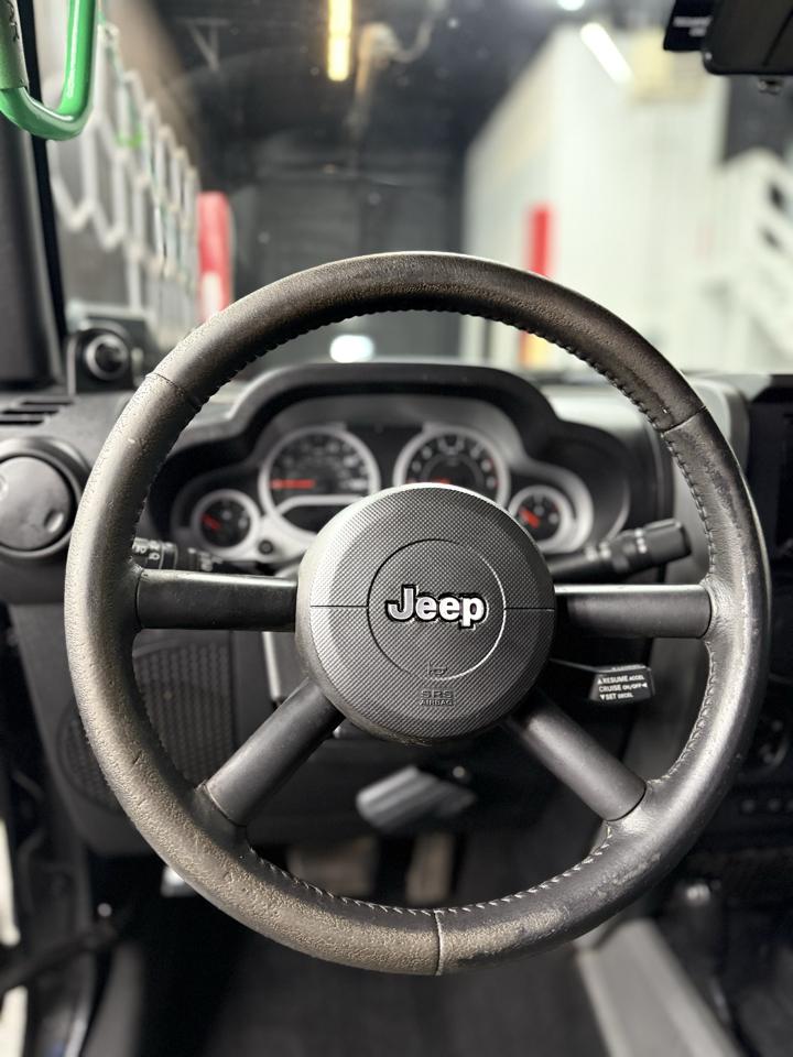Jeep Wrangler photo 12