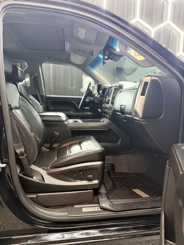 GMC Sierra photo 8