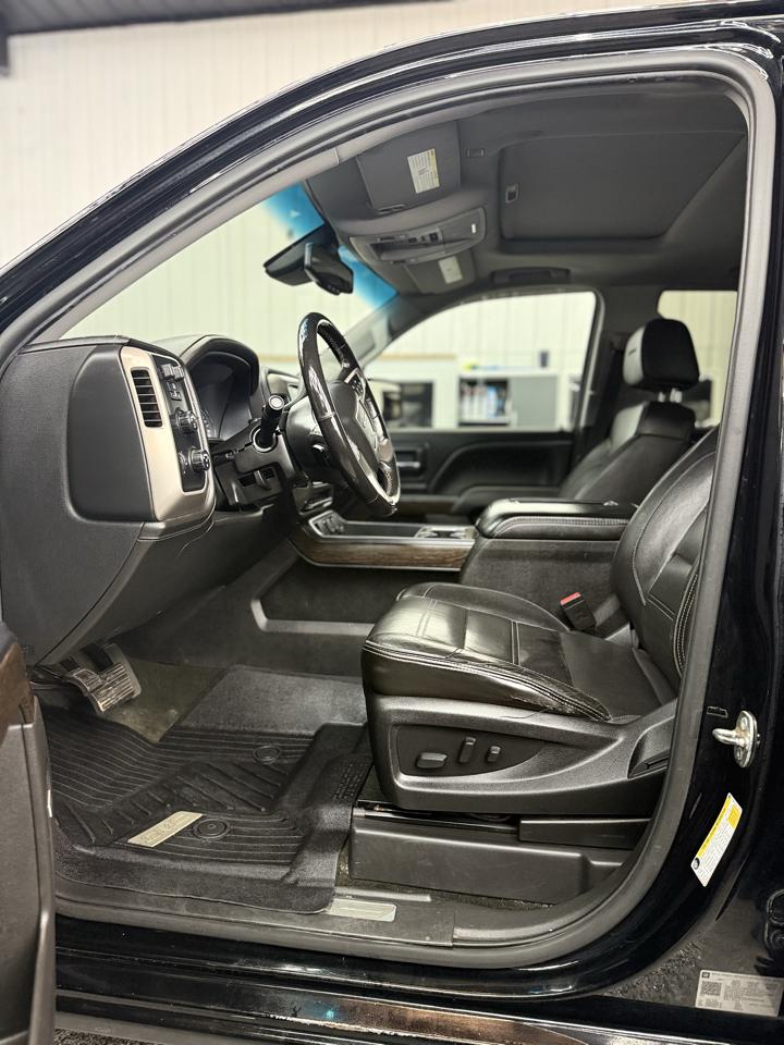 GMC Sierra photo 11