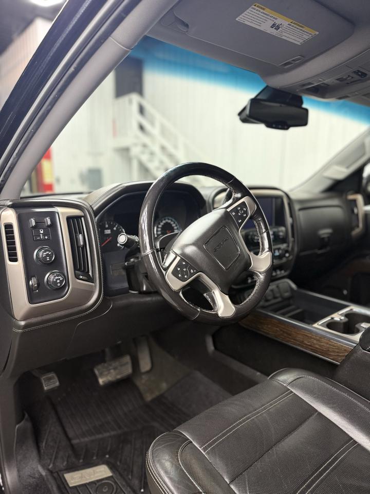 GMC Sierra photo 12