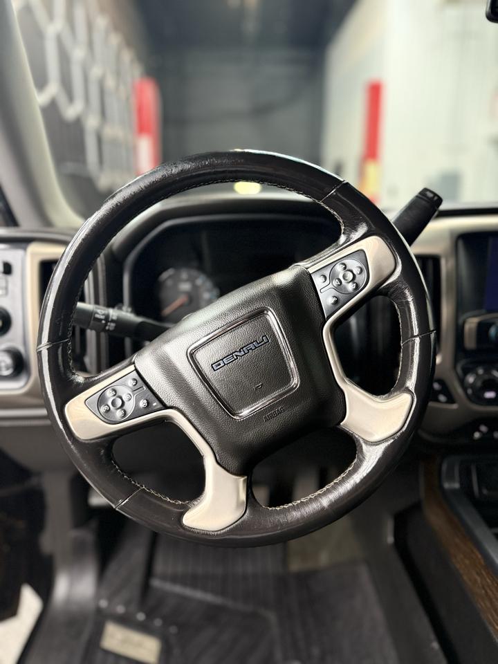 GMC Sierra photo 13
