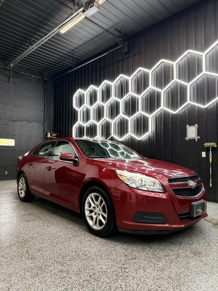 Chevrolet Malibu photo 2