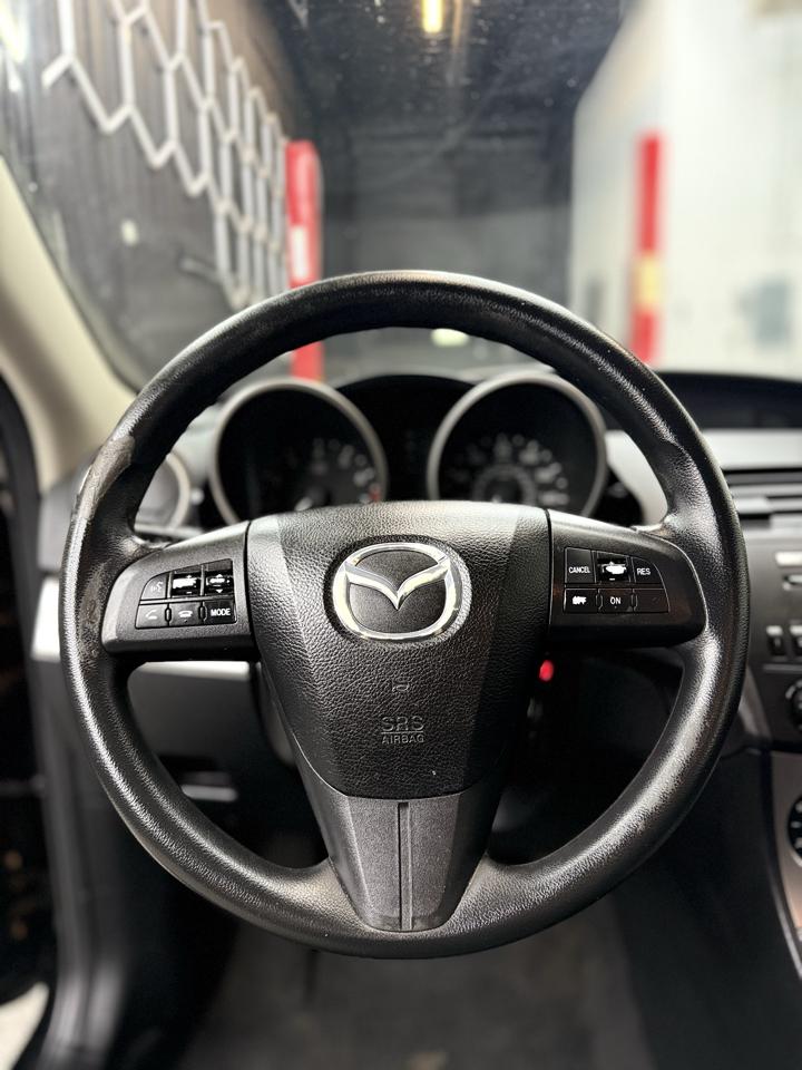 Mazda Mazda3 photo 13