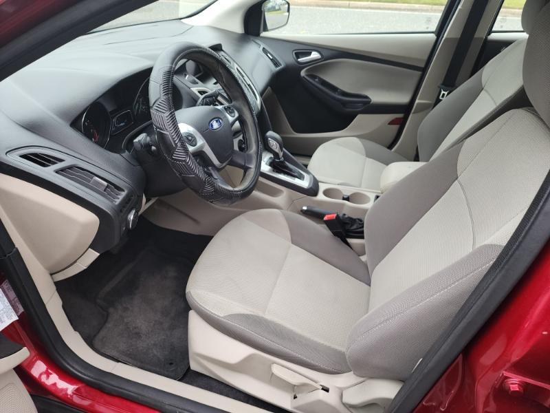 Ford Focus SE Hatch 2014