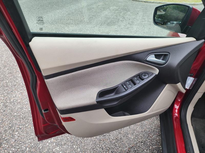 Ford Focus SE Hatch 2014